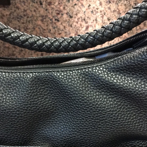 Tahari large black hobo pocketbook - Picture 4 of 5